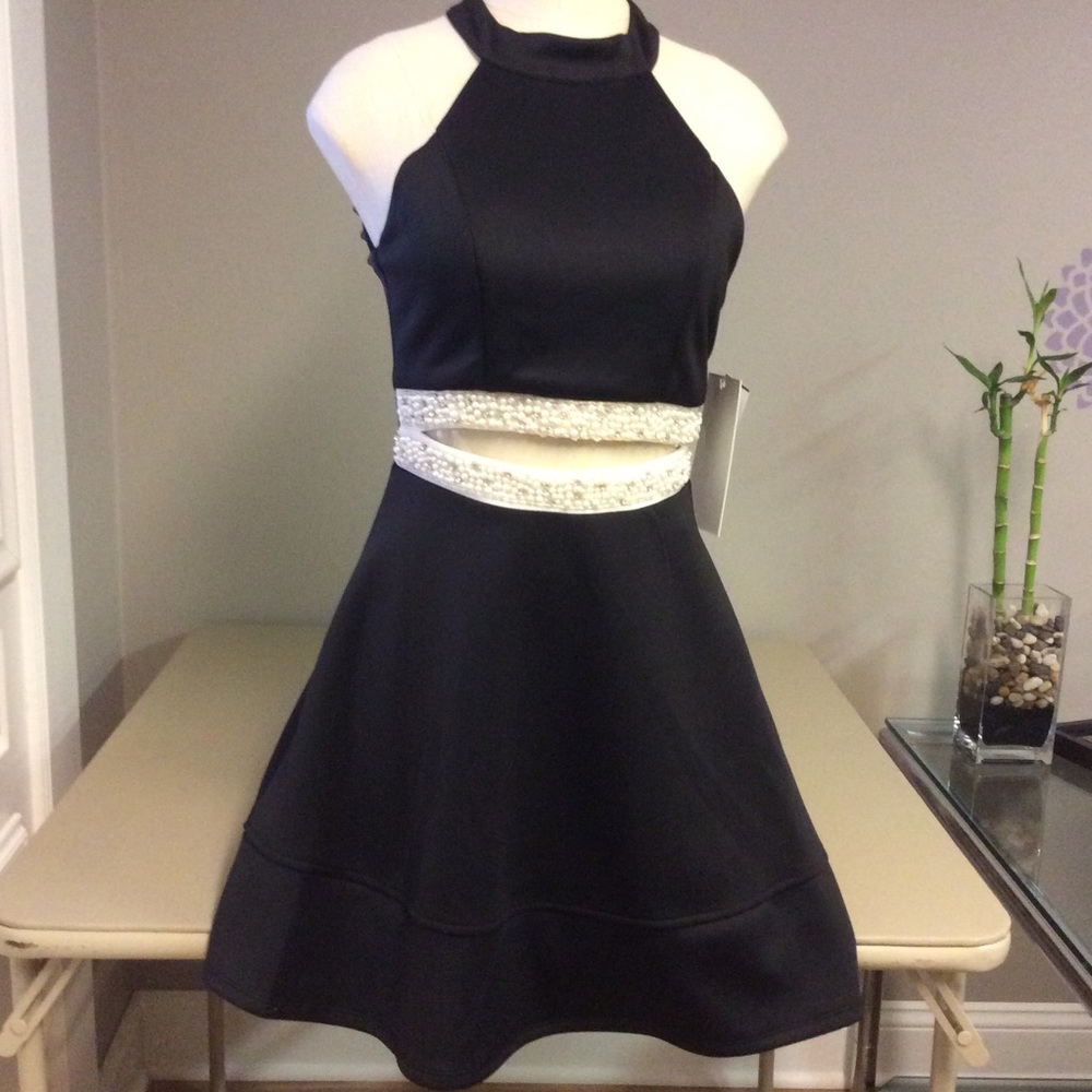 💍 NWT! Jewel Waist Fit-and-Flare Black Dress - Picture 2 of 5